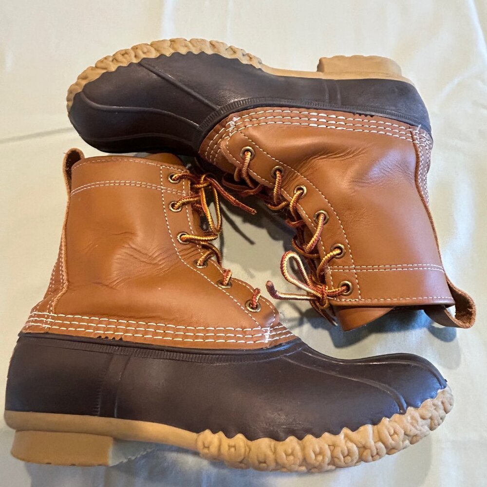 LL Bean Women's Waterproof Bown 8" Duck Boots Size 8